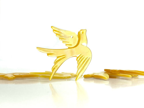 Mother Of Pearl Yellow Bird Shell, Sku#M176
