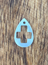 Mother Of Pearl Cross Shell, Sku#M318