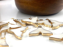 Natural White Shell Mother of Pearl Shell Pendants, Gold Plated On Zinc Alloy, Whale Tail, Sku#M303