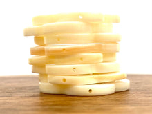 Mother Of Pearl Clover Beads, Sku#M569