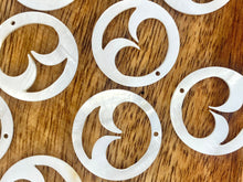 White South Sea Mother Of Pearl Beads, Sku#M612