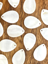 White South Sea Mother Of Pearl Beads, Sku#M632