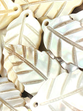 Mother Of Pearl Leaf Sku#M284