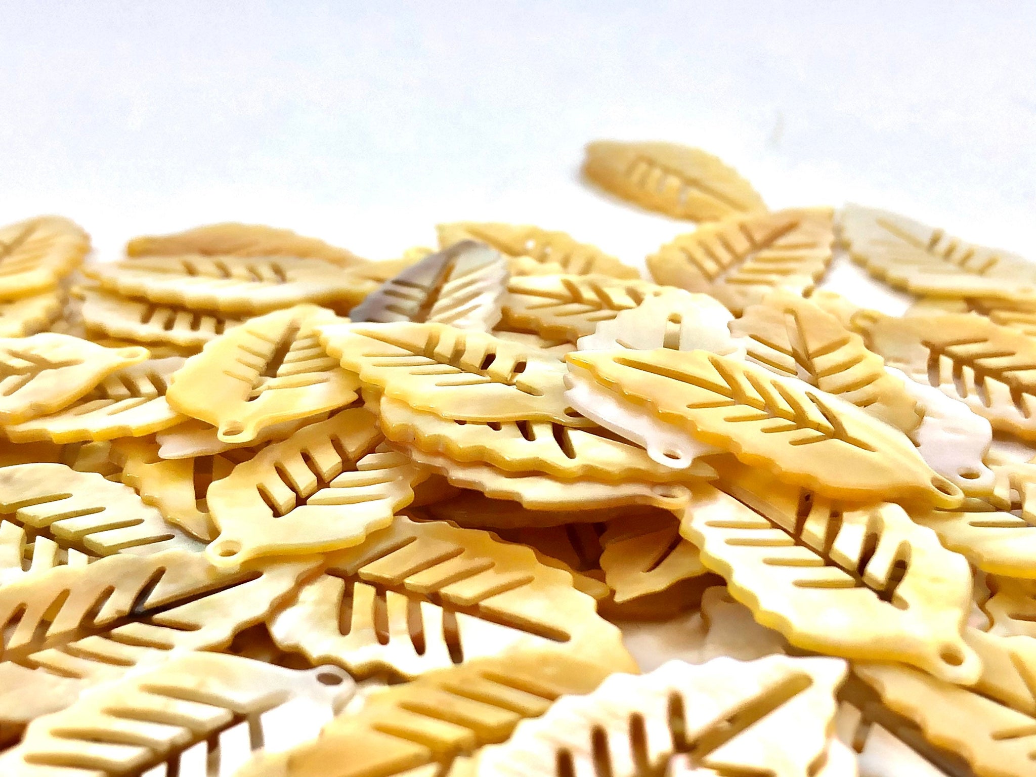 Mother Of Pearl Leaf Sku#M268