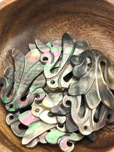 Black Tahitian Mother Of Pearl Fish Tail Sku#M357