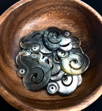 Black Tahitian Mother Of Pearl Carved Swirl Sku#M358