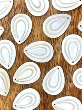 White South Sea Mother Of Pearl Beads, Sku#M632