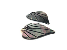Black Tahitian Mother Of Pearl Heart Shell Sku#M332