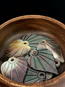 Black Tahitian Mother Of Pearl Heart Shell Sku#M332