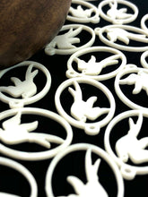 White South Sea Mother Of Pearl Bird Shell Sku#M610
