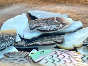 Tahitian Mother Of Pearl Fish Beads, Sku#M483