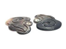 Black Tahitian Mother Of Pearl Carved Swirl Sku#M358