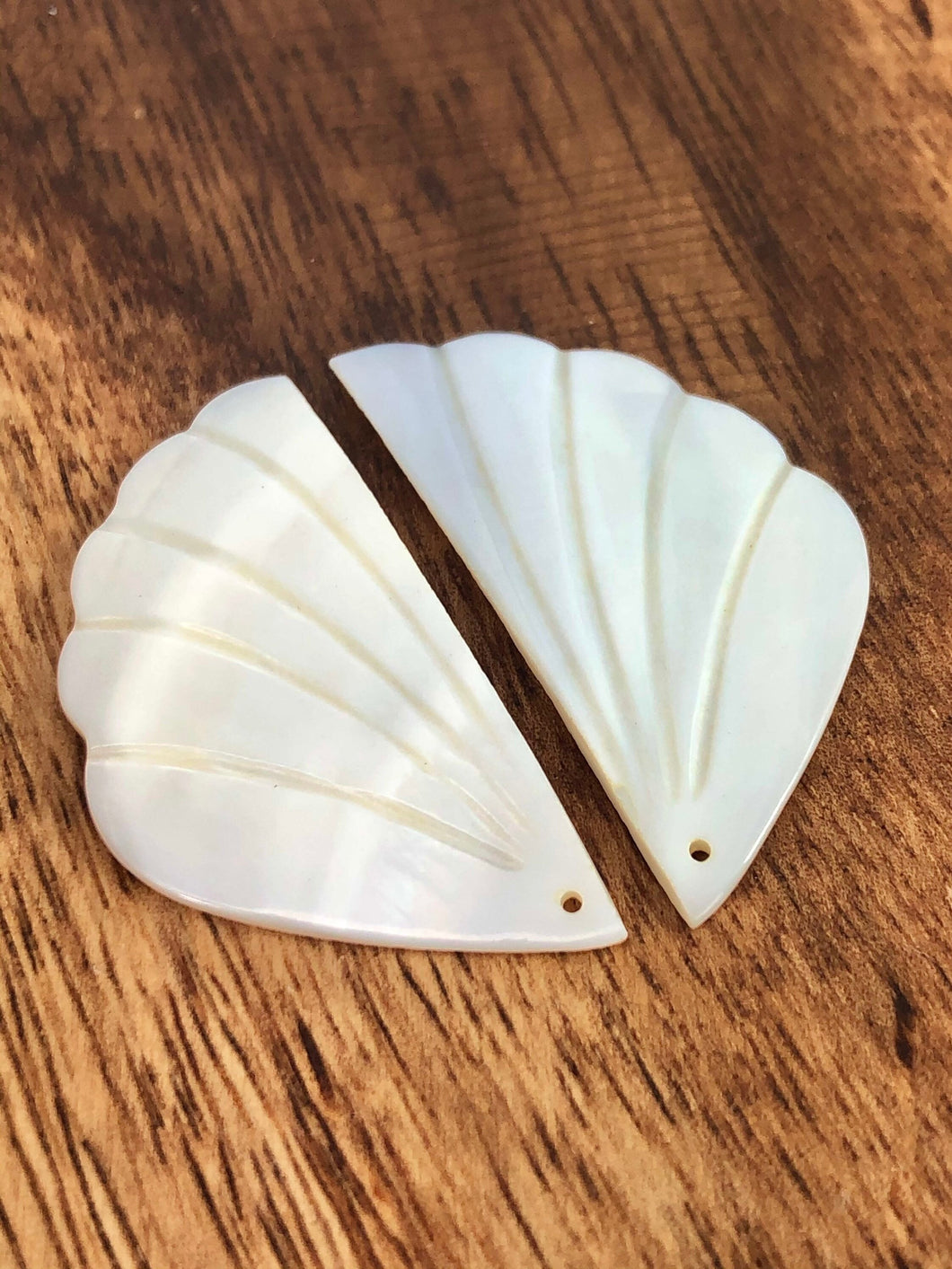 White South Sea Mother Of Pearl Half Shell Sku#M290