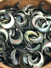 Black Tahitian Mother Of Pearl Crescent Moon Sku#M411