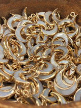 Mother Of Pearl Moon W/Gold Plated Zinc Alloy Sku#M308
