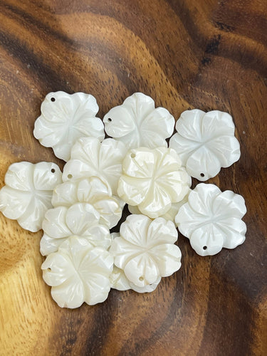 Mother Of Pearl White Flower Beads, Sku#M423