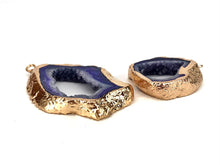 Purple Geodes W/Gold Plating Sku#Q03