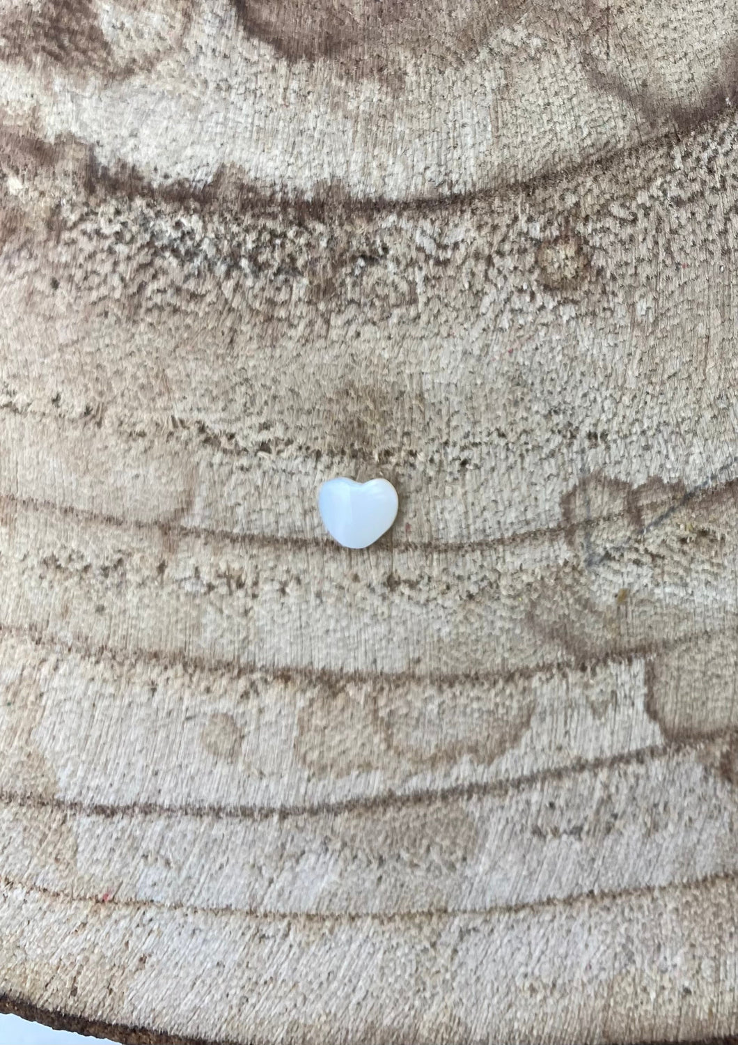 Small Heart Mother Of Pearl Beads, Sku#M2051