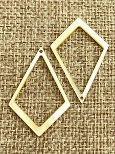 Mother of Pearl Charm Sku#M2514