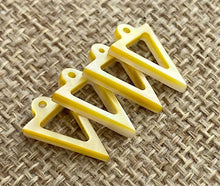 Mother of Pearl Charm Sku#M2521