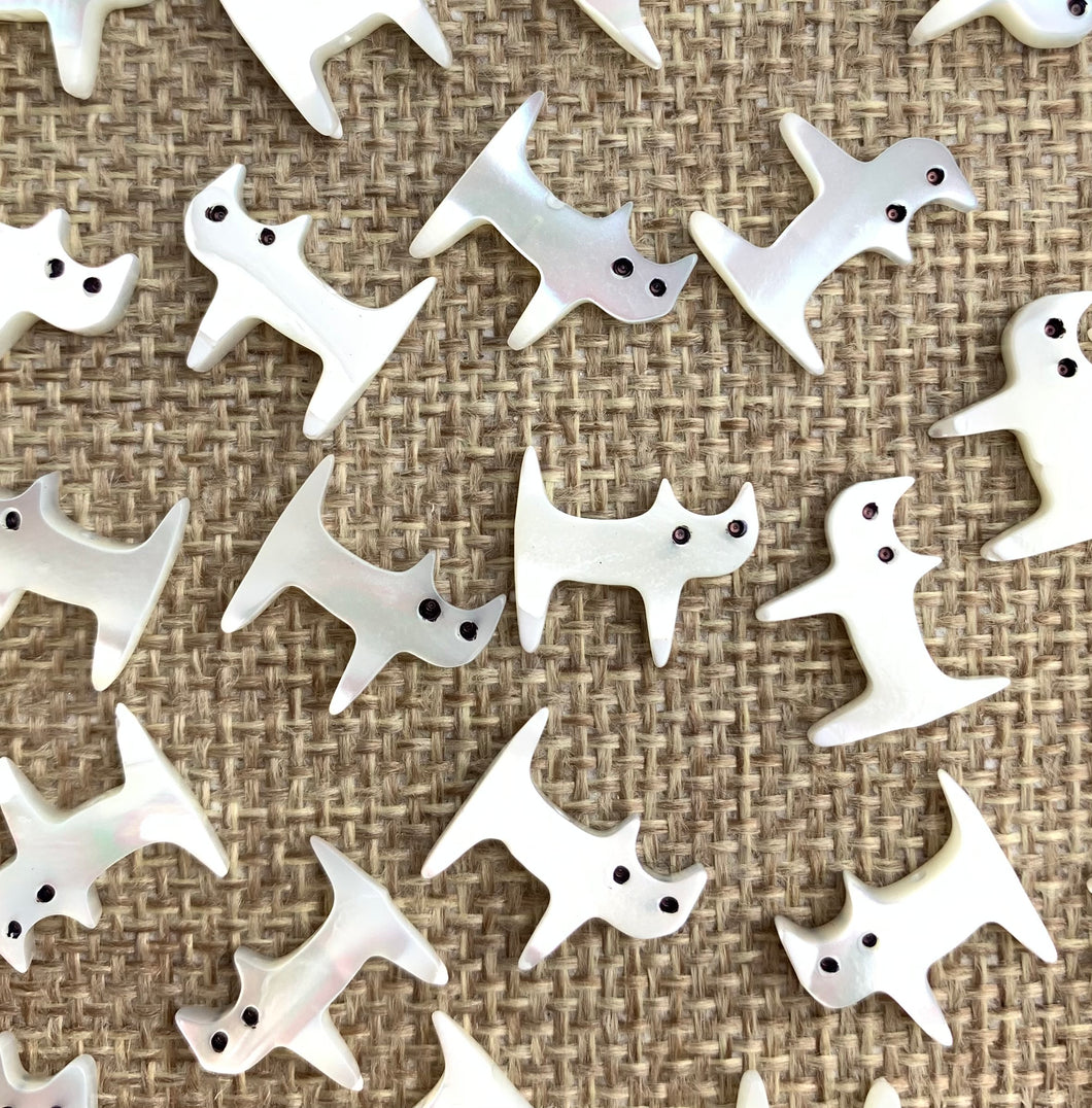 Mother of Pearl Cat Bead Sku#M1208