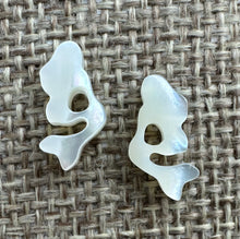 Mother of Pearl Mermaid Beads Sku#M608