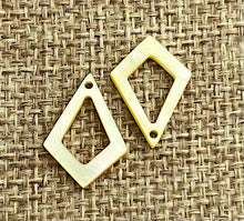 Mother of Pearl Charm Sku#M2515