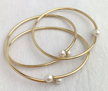 14kGF White Crystal Pearl Bangle