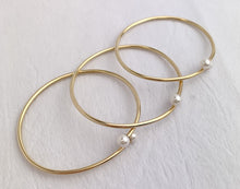 14kGF White Crystal Pearl Bangle