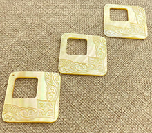 Mother of Pearl Charm Sku#M2286