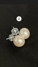 Stunning earring stud