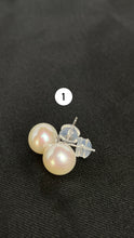 Stunning earring studs