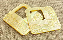 Mother of Pearl Charm Sku#M2286