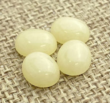 Light Topaz Oval Cabochon