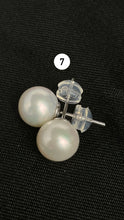 Stunning earring stud