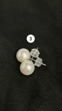 Stunning earring studs