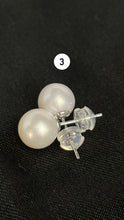 Stunning earring stud
