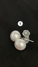 Stunning earring stud