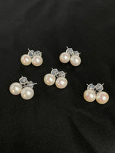 Stunning earring studs