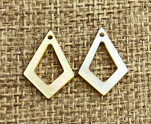 Mother of Pearl Charm Sku#M2515