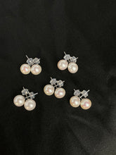 Stunning earring studs