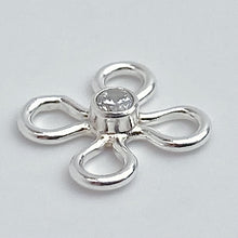 White Cubic Zirconia Flower Connector