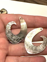 Carved Mother Of Pearl, Sku#M3025