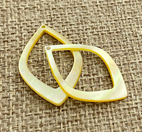 Mother of Pearl Charm Sku#M2520