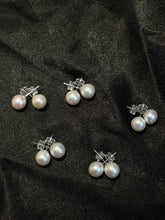 Stunning earring studs