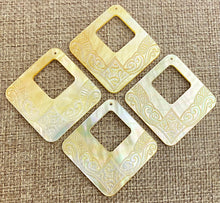 Mother of Pearl Charm Sku#M2286