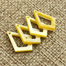 Mother of Pearl Charm Sku#M2515