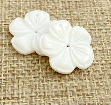 Mother of Pearl Flower Charm Sku#M66