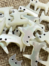 Mother of Pearl Cat Bead Sku#M1208