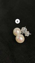 Stunning earring studs